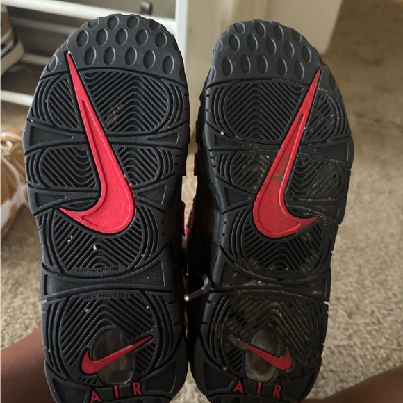 Nike Air size 7 youth pink and gray. Only worn twice with out box - Picture 2 of 4